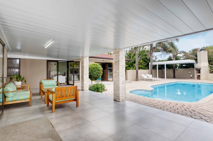 4 Bedroom Property for Sale in Loevenstein Western Cape